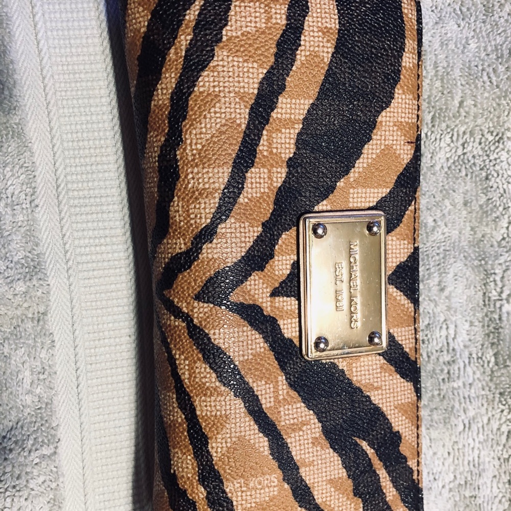 Michael kors wallet